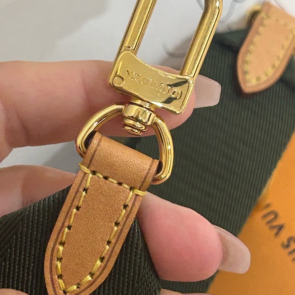 Louis Vuitton multi Pochette Accessories - Picture 10 of 16